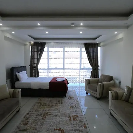 Apartment Cnr Airport