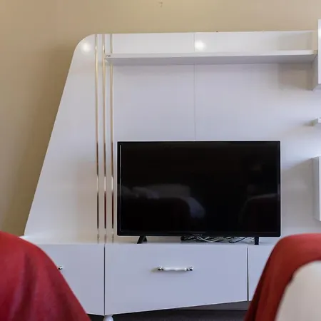 Apartment Cnr Airport