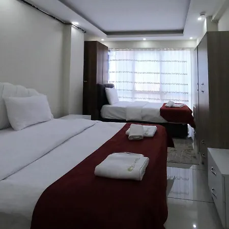 Apartment Cnr Airport