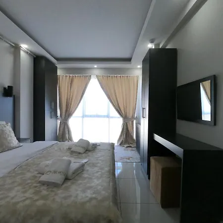 Apartment Cnr Airport