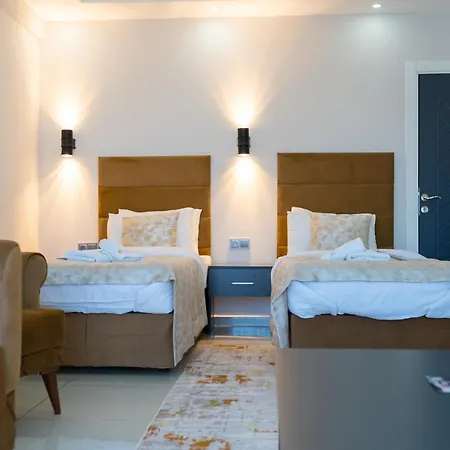 Cnr Airport Apartment